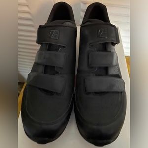 Bontrager Evoke Mountain Shoe Black NEW IN BOX
Mens size 44EU /  11US